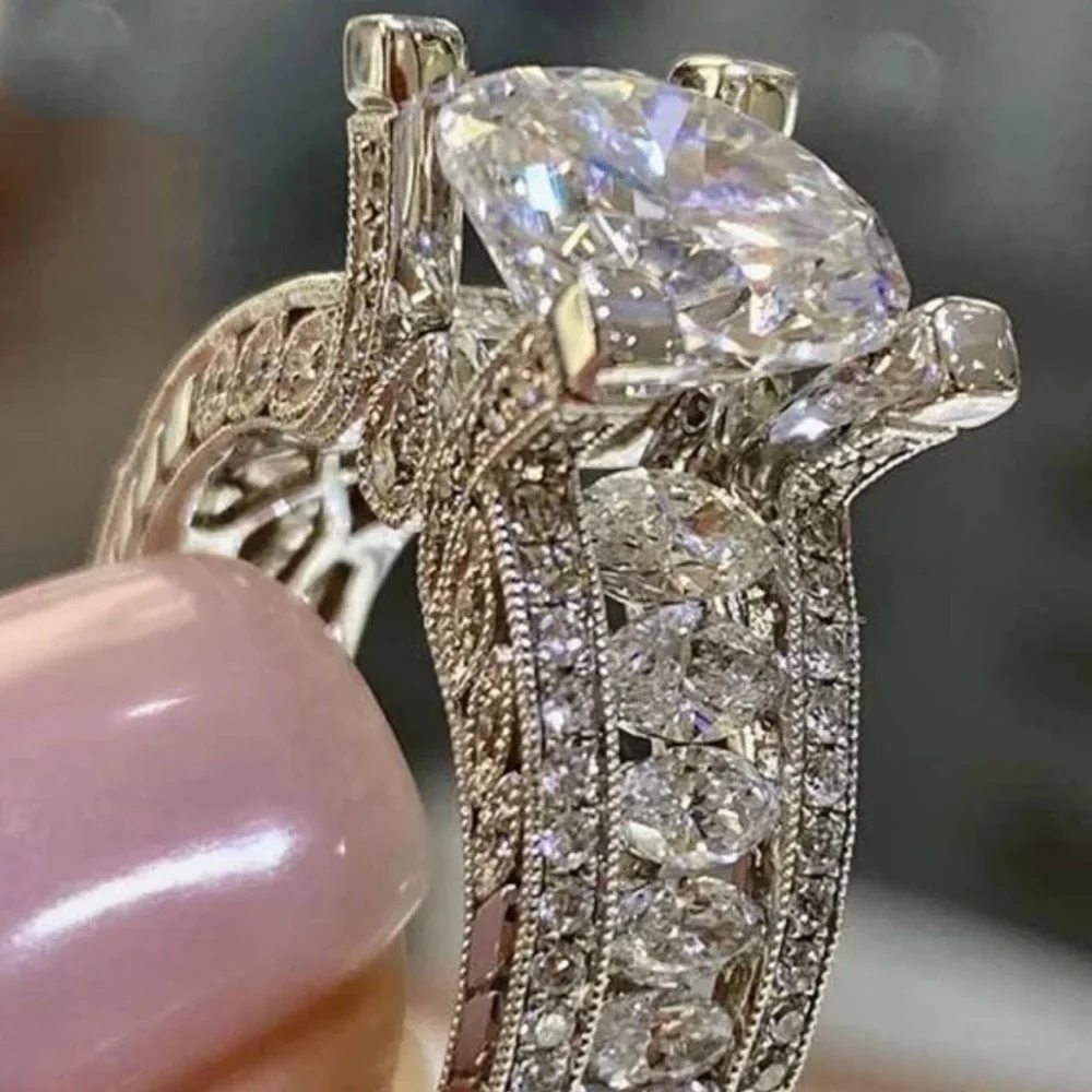 NEW LUXURY HALO 925 STERLING SILVER DIAMOND RING, BEAUTIFUL RING, SHINY RING - Picture 2 of 5